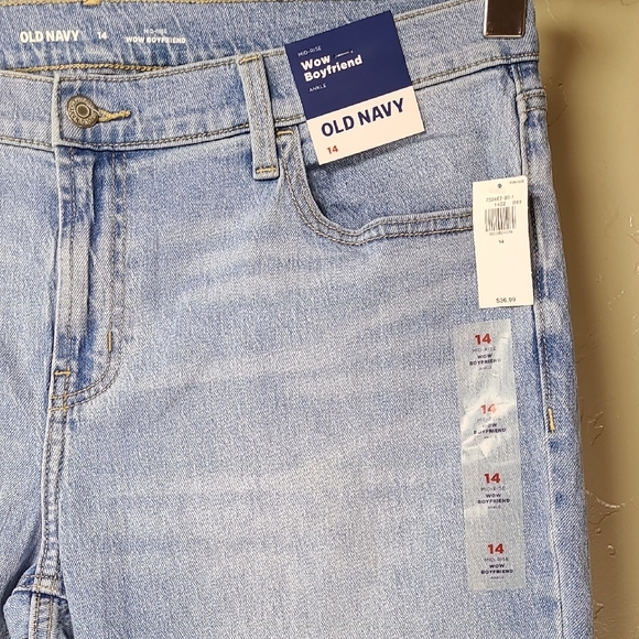 Old Navy Mid-Rise WOW Boyfriend Jeans in Light Blue Size 14 - Picture 5 of 11